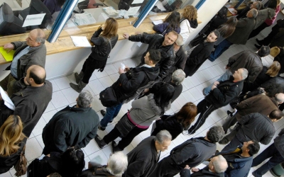 Πάνε πίσω οι πληρωμές φόρου εισοδήματος και ΕΝΦΙΑ