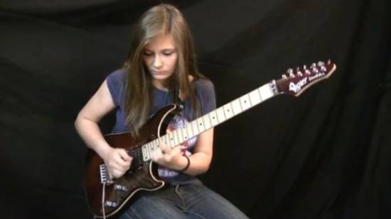 14χρονη «σολάρει» Van Halen (video)