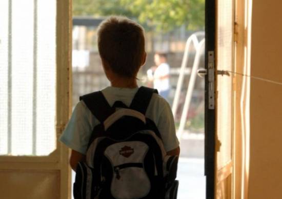 Ανάστατη η Κρήτη από τους άγνωστους που πλησιάζουν παιδιά!