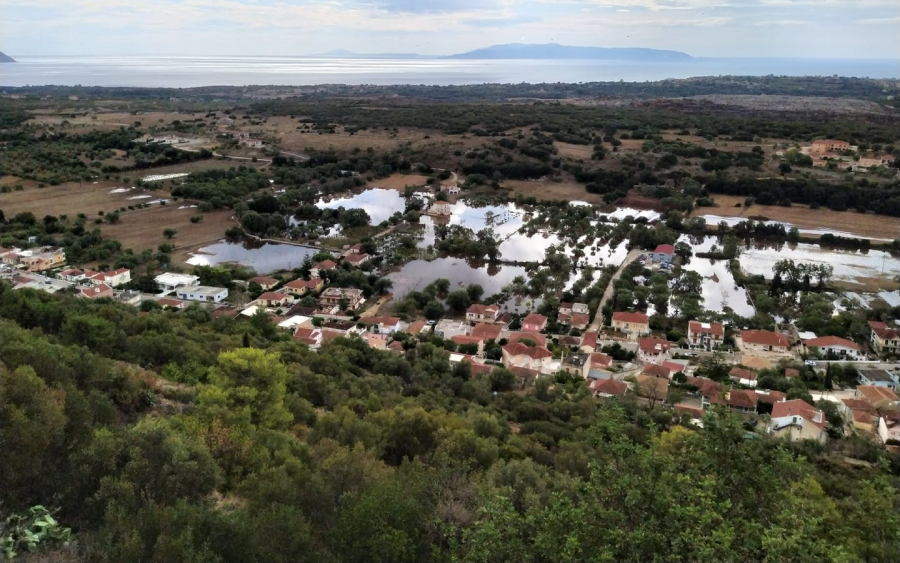 Πλημμύρισε ο κάμπος στα Περατάτα (εικόνες)