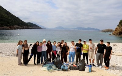 Μαθητές του Γυμνασίου με Λ/Τ Μεσοβουνίων καθάρισαν την παραλία Αγία Ιερουσαλήμ