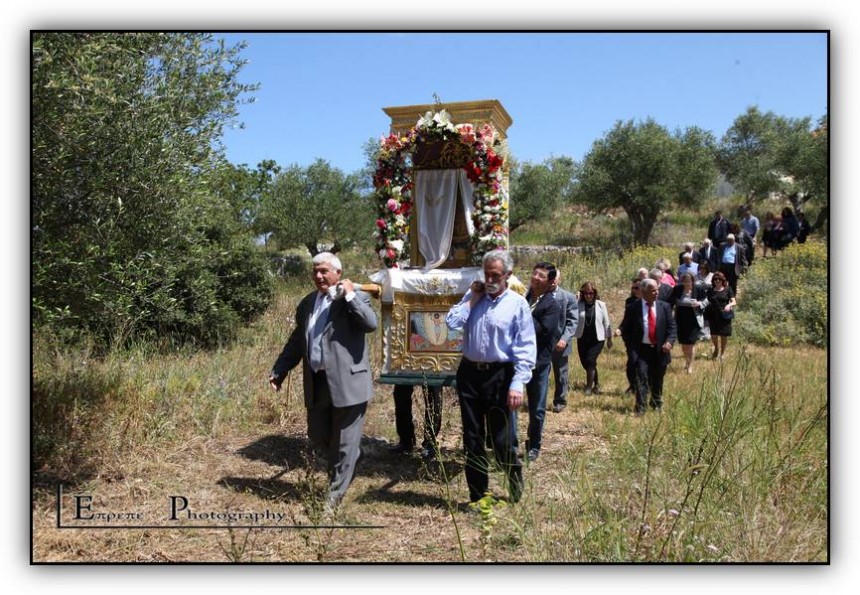 Η περιφορά της εικόνας της Ζωοδόχου Πηγής στα Μονοπωλάτα (εικόνες)