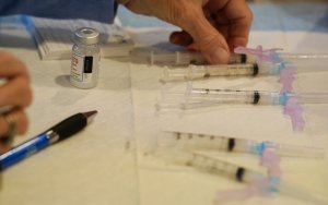 Κορονοϊός - Εμβόλιο: Πότε ανοίγει η πλατφόρμα των ραντεβού για τους άνω των 85 ετών