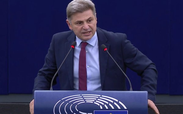 Εγκρίθηκε η πρόταση Φαραντούρη για παράταση των κονδυλίων του Ταμείου Ανάκαμψης για 18 μήνες