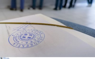 Πέτσας για υποχρεωτικό εμβολιασμό: Συζητάμε την επέκταση και σε άλλους κλάδους του δημόσιου και ιδιωτικού τομέα