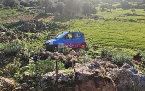 Κεφαλονιά: Είχε «Άγιο» αλλά και… ζώνη ασφαλείας! Τροχαίο στο Αδράκι με εκτροπή ΙΧ (εικόνα)