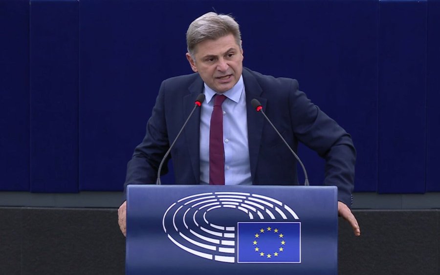 Νικόλας Φαραντούρης: «Συζητώ με την κα Καρυστιανού, δεν είναι κρυφό»