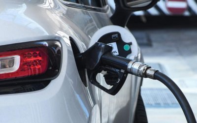 Ενέργεια: Πτώση στο diesel κίνησης και την βενζίνη – Νέο άλμα στο ρεύμα