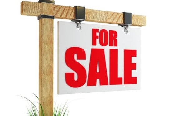 Πωλείται οικόπεδο με οικοδομική άδεια στα Σαρλάτα