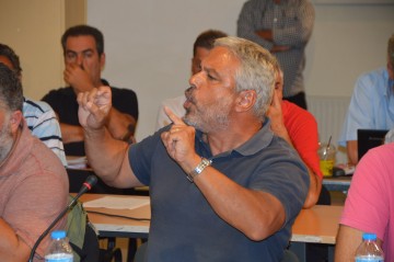 Αραβαντινός: H Δημοτική Αρχή πλειοδοτεί σε φαρισαϊσμό - Τα τρία αμείλικτα ερωτήματα για τις ανεμογεννήτριες (VIDEO)