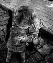 Τρυφερές φωτογραφίες: Γάτες, οι καλύτερες φίλες των παιδιών