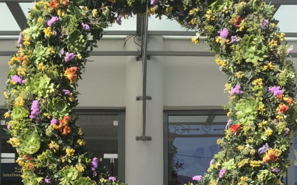 Καλό Μήνα από το BENETATOS Flowers! (εικόνα)