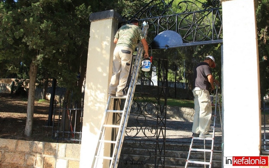 Συνεχίζονται καθημερινά οι εργασίες καθαριότητας στο Αργοστόλι (εικόνες)