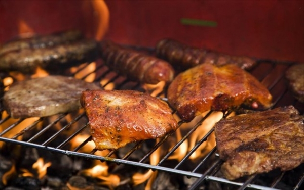 Τσικνοπέμπτη με τα σωματεία Υδραυλικών & Ηλεκτρολόγων