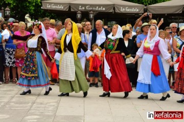Εντυπωσίασε με τους παραδοσιακούς χορούς του μετά την παρέλαση το Λύκειο Ελληνίδων (εικόνες + video)