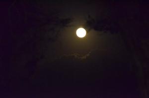 Το ολόγιομο φεγγάρι από τη Σκάλα