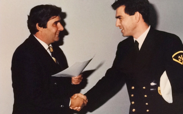 Ο Περικλής Λύτρας με το γράφοντα σε τελετή ορκωμοσίας και παράδοσης Bsc στο ΤΕΙ - Αθήνας