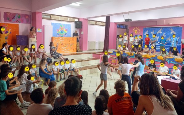 5ο Δημοτικό Αργοστολίου: Μια βραδιά ποίησης, μουσικής και αποχαιρετισμών – Αφιέρωμα στον Οδυσσέα Ελύτη