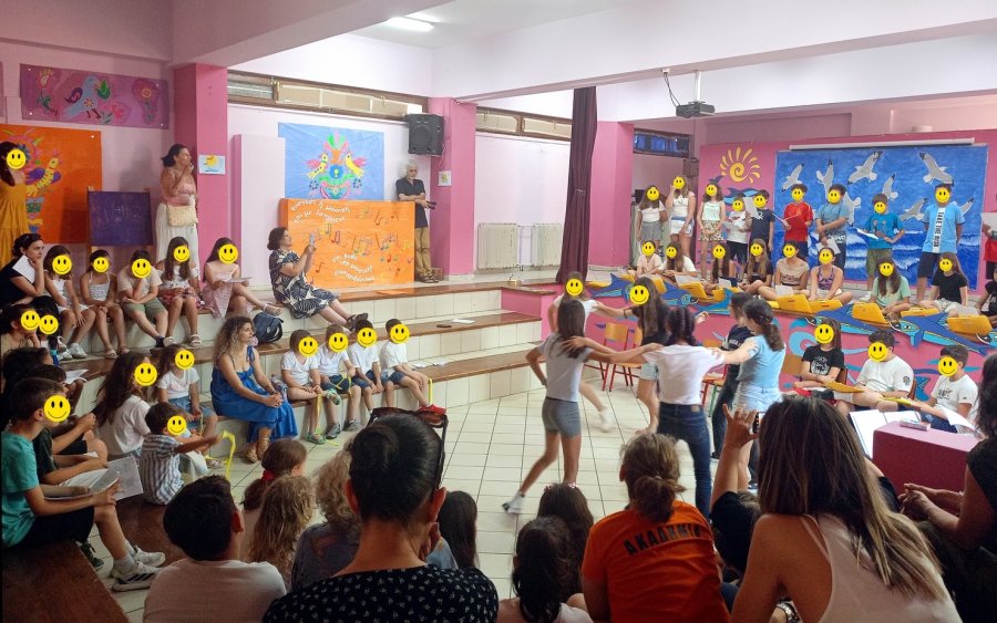 5ο Δημοτικό Αργοστολίου: Μια βραδιά ποίησης, μουσικής και αποχαιρετισμών – Αφιέρωμα στον Οδυσσέα Ελύτη
