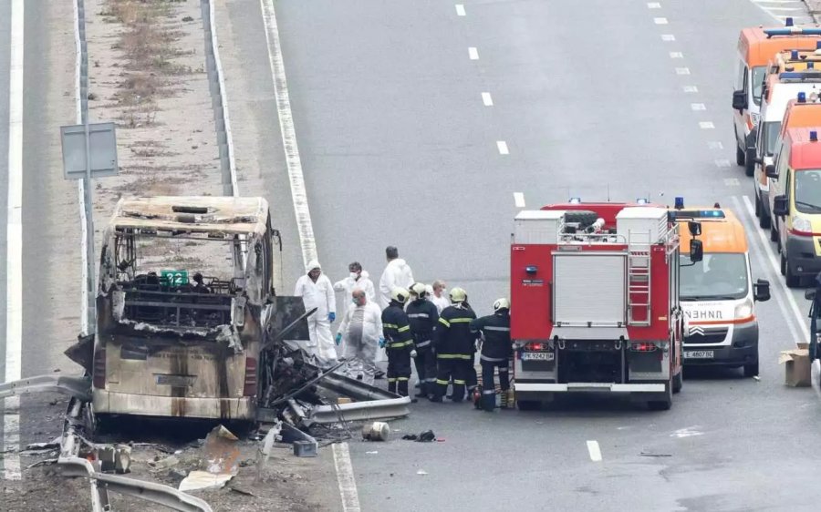 Φωτιά σε λεωφορείο στη Βουλγαρία: «Ο οδηγός αποκοιμήθηκε», λέει επιζών του τροχαίου με 45 νεκρούς