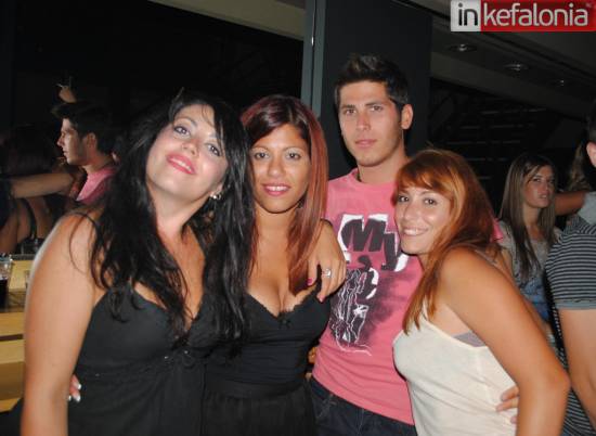 Πέμπτη Βράδυ στο BASS