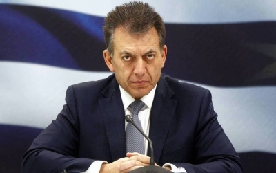Βρούτσης: Δεν υπάρχει ενδεχόμενο μειώσεων σε μισθούς και συντάξεις - Τι είπε για τα 800 ευρώ