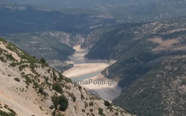 Σπάνιο φαινόμενο: Στέρεψε ο Αχελώος [εικόνα]