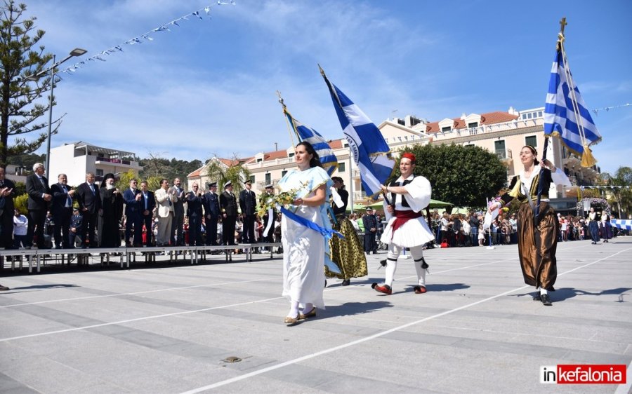 Στα ‘’γαλανόλευκα’’ το Αργοστόλι! Γιόρτασε με λαμπρότητα την επέτειο της 25ης Μαρτίου 1821! (Μέρος 1ο - Εικόνες/video)