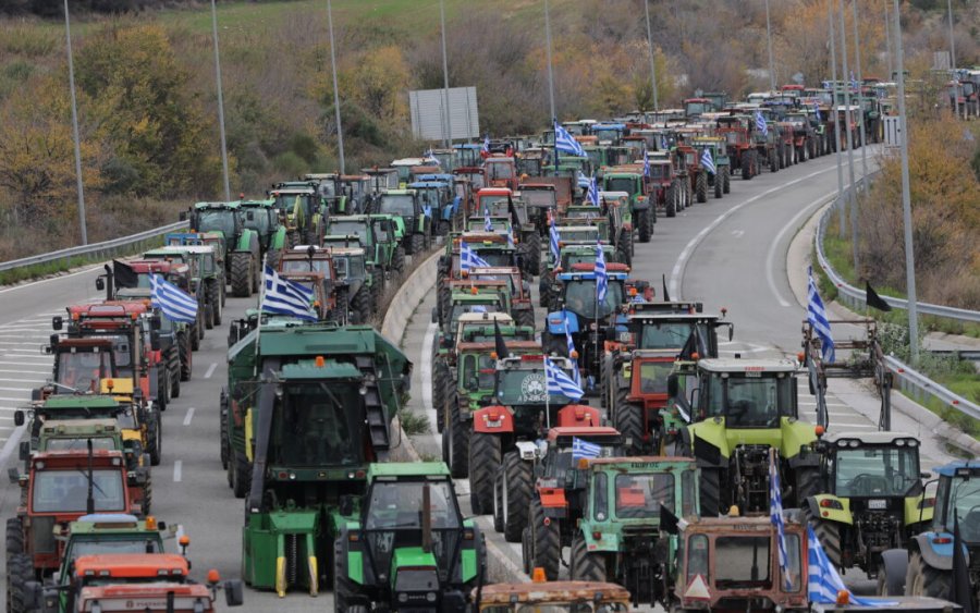 Απίστευτο μπέρδεμα με τα επιδόματα των αγροτών: Ο ΟΠΕΚΕΠΕ κατέβαλε χρήματα και ο ΕΛΓΑ τα «τράβηξε»