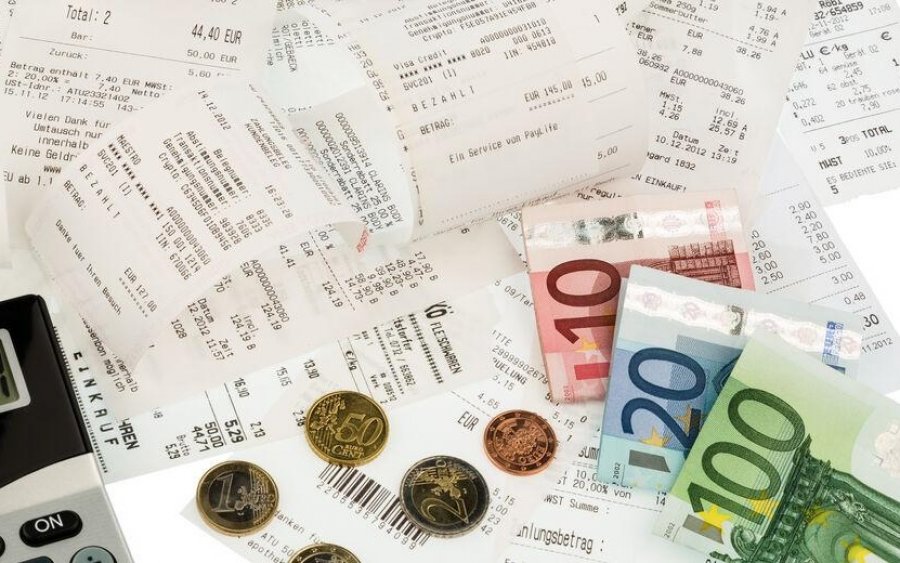 «Κουρεύεται» το όριο των e-αποδείξεων