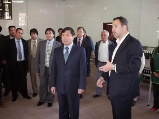 Συνεταιρισμός Ρομπόλας: Επίσκεψη κινέζων αγοραστών και δημοσιογράφων στην Κεφαλονιά