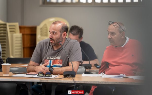 O Αλέξανδρος Παντελειός στον COSMOS 96,5: Αν κάποιοι θέλουν να ξηλώσουν έργα, ας ξεκινήσουν από την κεντρική πλατεία – Οι προτάσεις για το κυκλοφοριακό