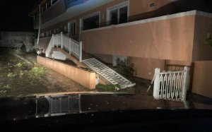 Ζάκυνθος: Μεγάλα προβλήματα από την κακοκαιρία – ΚΛΕΙΣΤΟΙ ΔΡΟΜΟΙ – Ανεμοστρόβιλος στο Αργάσι