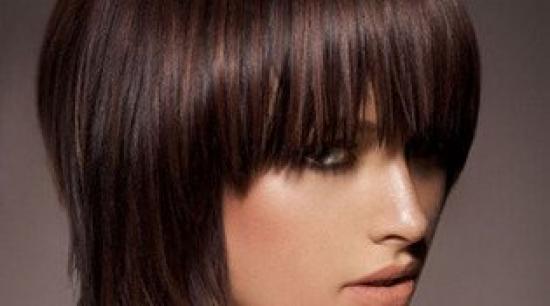 Πώς επιλέγουμε το ιδανικό κούρεμα (VIDEO)