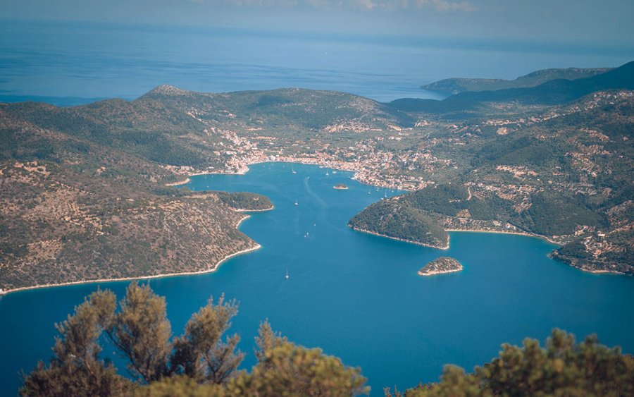 ΙΘΑΚΗ: Συνεχίζονται οι κυκλοφοριακές ρυθμίσεις στην Επαρχιακή Οδό Βαθέως – Σταυρού λόγω έργων