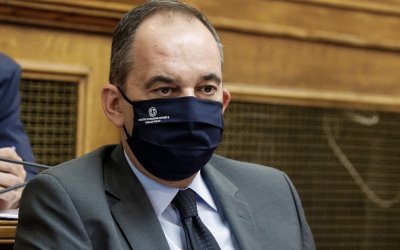 Εκτός ΜΕΘ ο Γιάννης Πλακιωτάκης μετά από 17 ημέρες νοσηλείας