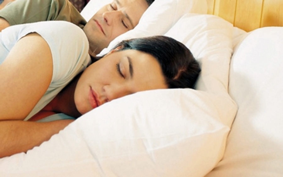 Τι κινδύνους κρύβουν οι πολλές ώρες ύπνου