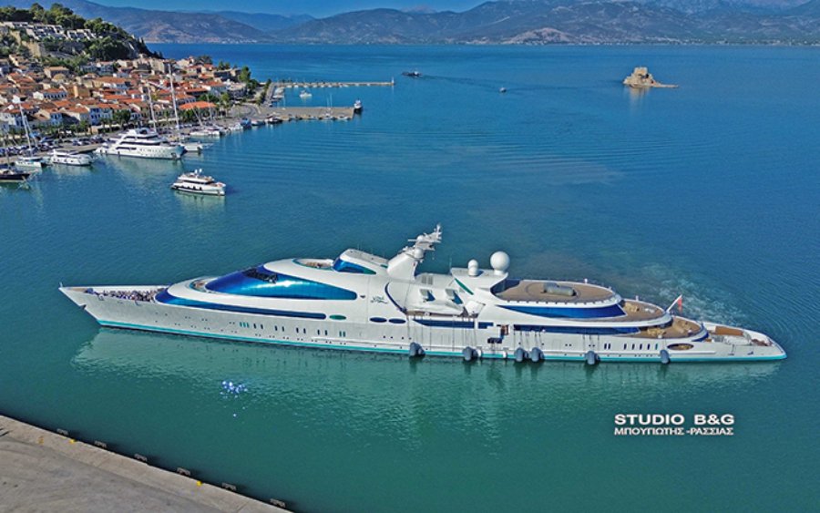 Στο Ναύπλιο το super yacht «Yas» της βασιλικής οικογένειας των Ηνωμένων Αραβικών Εμιράτων