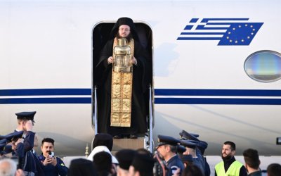 Κεφαλονιά: Με έκτακτη πτήση από τον Βόλο η άφιξη του Αγίου Φωτός το Μεγάλο Σάββατο