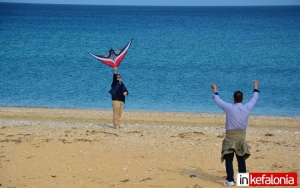 Οι χαρταετοί πέταξαν στην παραλία της Σκάλας! (εικόνες)