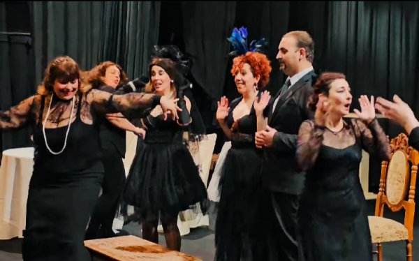 Σοφία Αράβου - Παπαδάτου: ''Η θεατρική παράσταση «Τελετή», ένας μεγεθυντικός καθρέφτης''