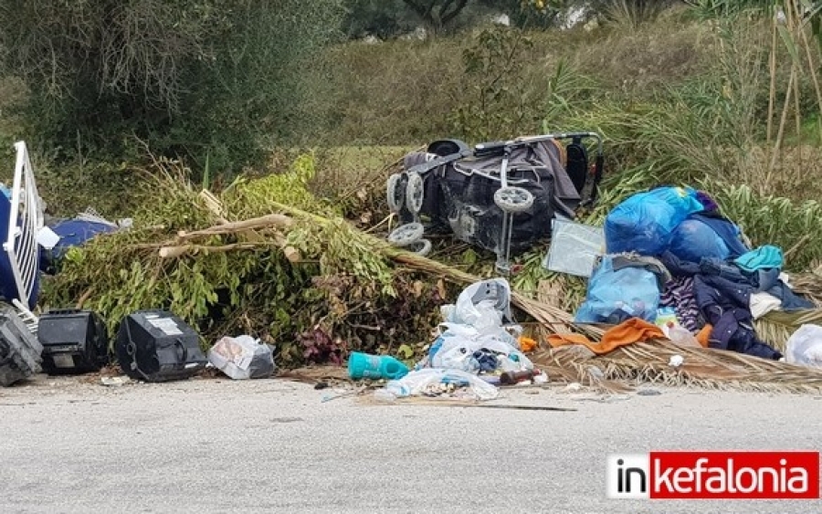 Άσχημη εικόνα στον Περιφερειακό Ληξουρίου: Μικρή «χωματερή» στην Αμμούσα