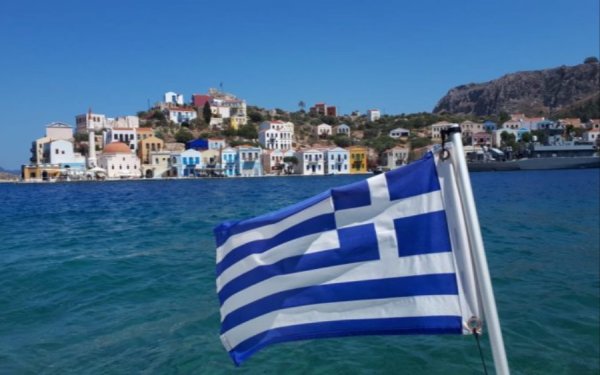 Independent | Ο ελληνικός τουρισμός, σαν τον Ίκαρο, κινδυνεύει να καεί από την ίδια του την επιτυχία