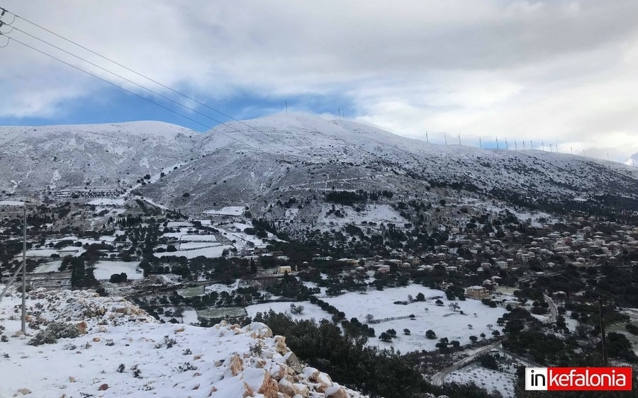 Σημερινή εικόνα από τη χιονισμένη Κεφαλονιά (εικόνες)