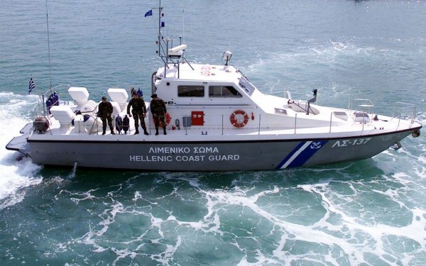 Κεφαλονιά: Μηχανική βλάβη σε σκάφος με 24 επιβαίνοντες