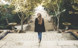 Τι θα συμβεί στο σώμα σας αν περπατήσετε για 15’ αμέσως μετά το φαγητό