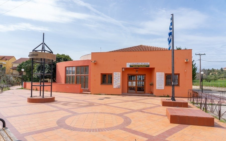 «Έπρεπε να παραιτηθούμε για να κινηθεί κάτι;» – Ηχηρή απάντηση για την Ιακωβάτειο Βιβλιοθήκη