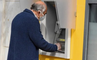 Συντάξεις Μαρτίου: Αντίστροφη μέτρηση για τις πληρωμές σε ΙΚΑ, Δημόσιο, ΟΑΕΕ, ΝΑΤ