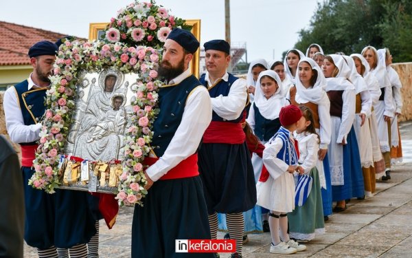 Η Λιτάνευση της εικόνας της Ευαγγελίστριας στα Φαρακλάτα