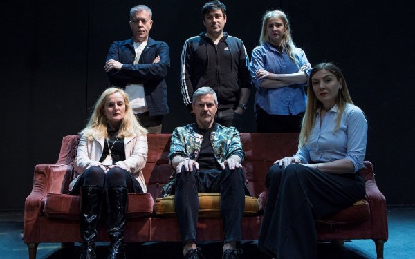 Η παράσταση "Υπερβολές!" στο Θέατρο Αργστολίου "Ο Κέφαλος"